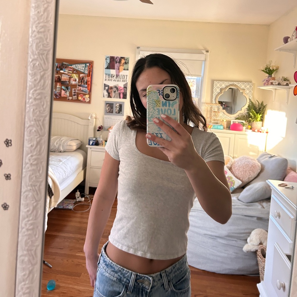 Brandy Melville Light Gray Short Sleeve Top